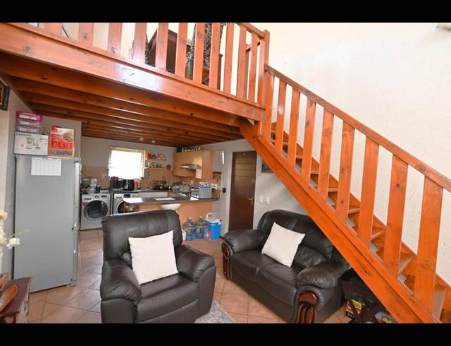 2 BEDROOM APARTMENT FOR SALE IN LONEHILL